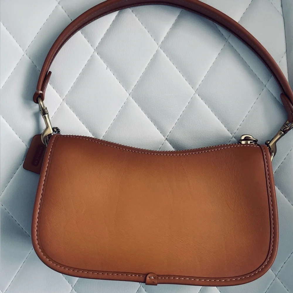 Coach Swinger 20 Caramel - Picture 9 of 15